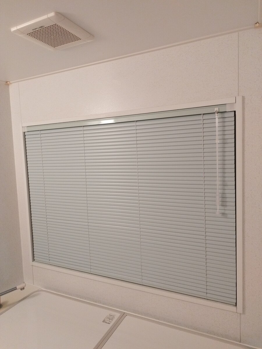 アルミブラインド-ベーシック・遮熱-(浴窓テンション式)ペールブルー JC-2119